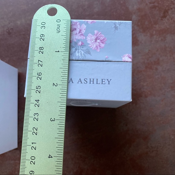 New! Laura Ashley Pink Heart Patent Strap Gold Rhinestone Watch - Picture 9 of 15